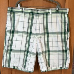 EUC men’s plaid green white golf shorts